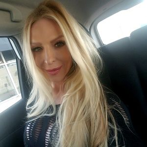 Meet your Posher, Debi